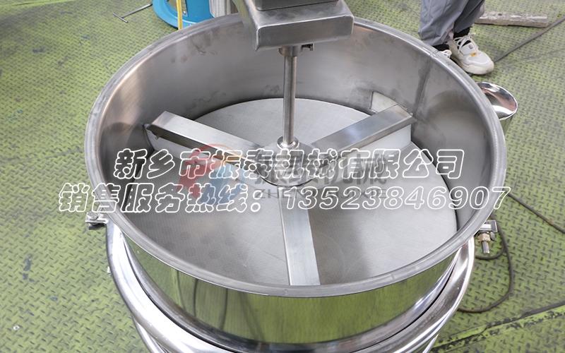 什么是強制振動篩？是在振動篩篩面加刮板嗎？